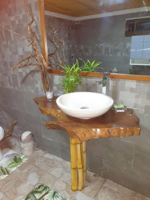 Ohana Location Ravissant Appart Spacieux Parking Gratuit A Uturoa Apartment Exterior photo